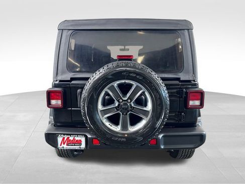 Used 2022 Jeep Wrangler Unlimited Sahara image 6