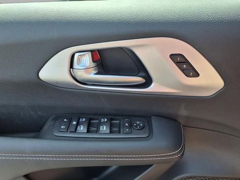 New 2026 Chrysler Pacifica Limited w/ S Appearance Package image 15