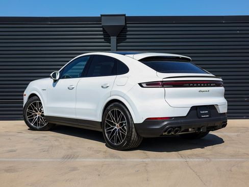 New 2025 Porsche Cayenne S image 3