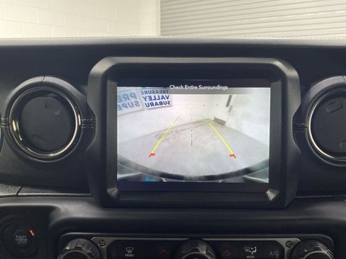 Used 2023 Jeep Wrangler Unlimited Sahara AWD/4WD image 17