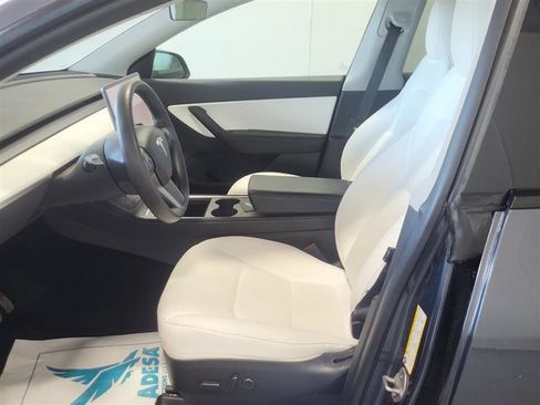 Used 2022 Tesla Model Y Long Range AWD/4WD image 7