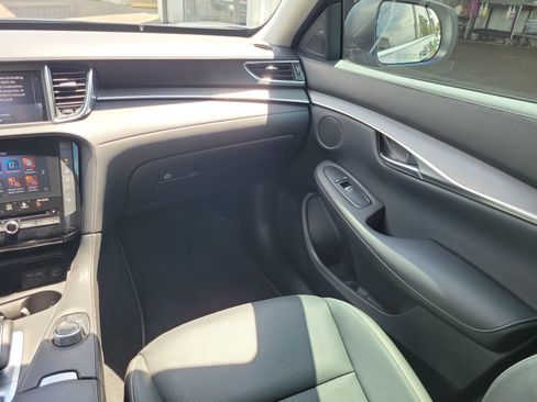 Certified 2023 INFINITI QX50 Luxe FWD image 15