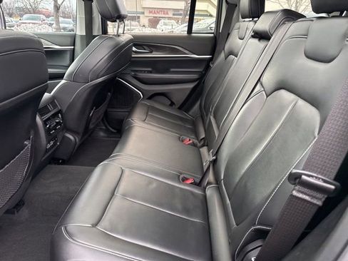 Certified 2022 Jeep Grand Cherokee Limited w/ MOPAR Finishing Package image 23