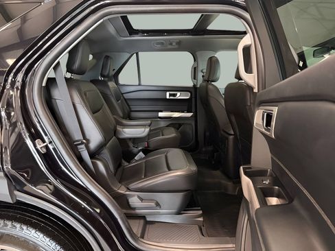 Certified 2024 Ford Explorer XLT w/ Equipment Group 202A AWD/4WD image 34