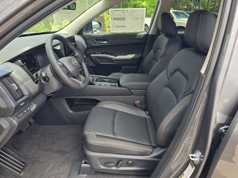 New 2026 Nissan Pathfinder SL AWD/4WD image 12