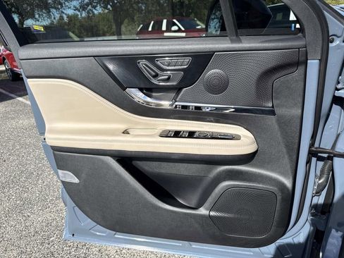 New 2026 Lincoln Corsair Premiere image 17