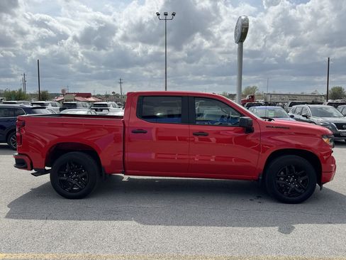 Used 2024 Chevrolet Silverado 1500 Custom image 4