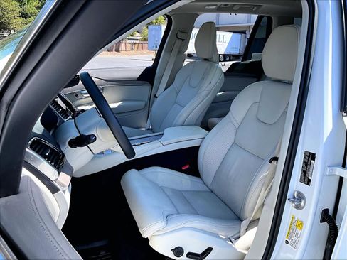 Used 2023 Volvo XC90 T8 Ultimate w/ Protection Package Premier AWD/4WD image 28
