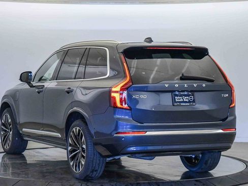 New 2026 Volvo XC90 T8 Plus w/ Protection Package Premier image 2