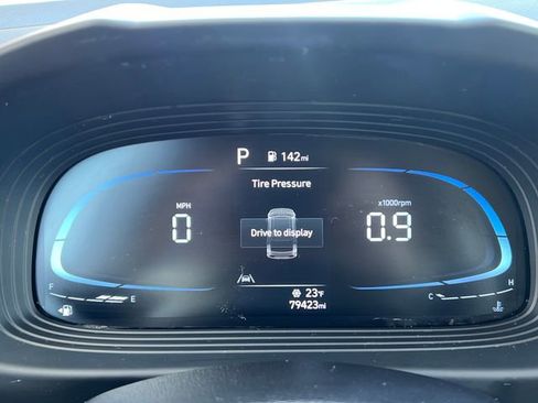 Used 2023 Hyundai Venue SEL image 18