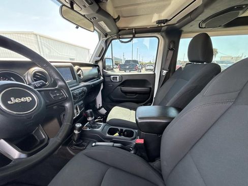 Used 2018 Jeep Wrangler Sport image 10