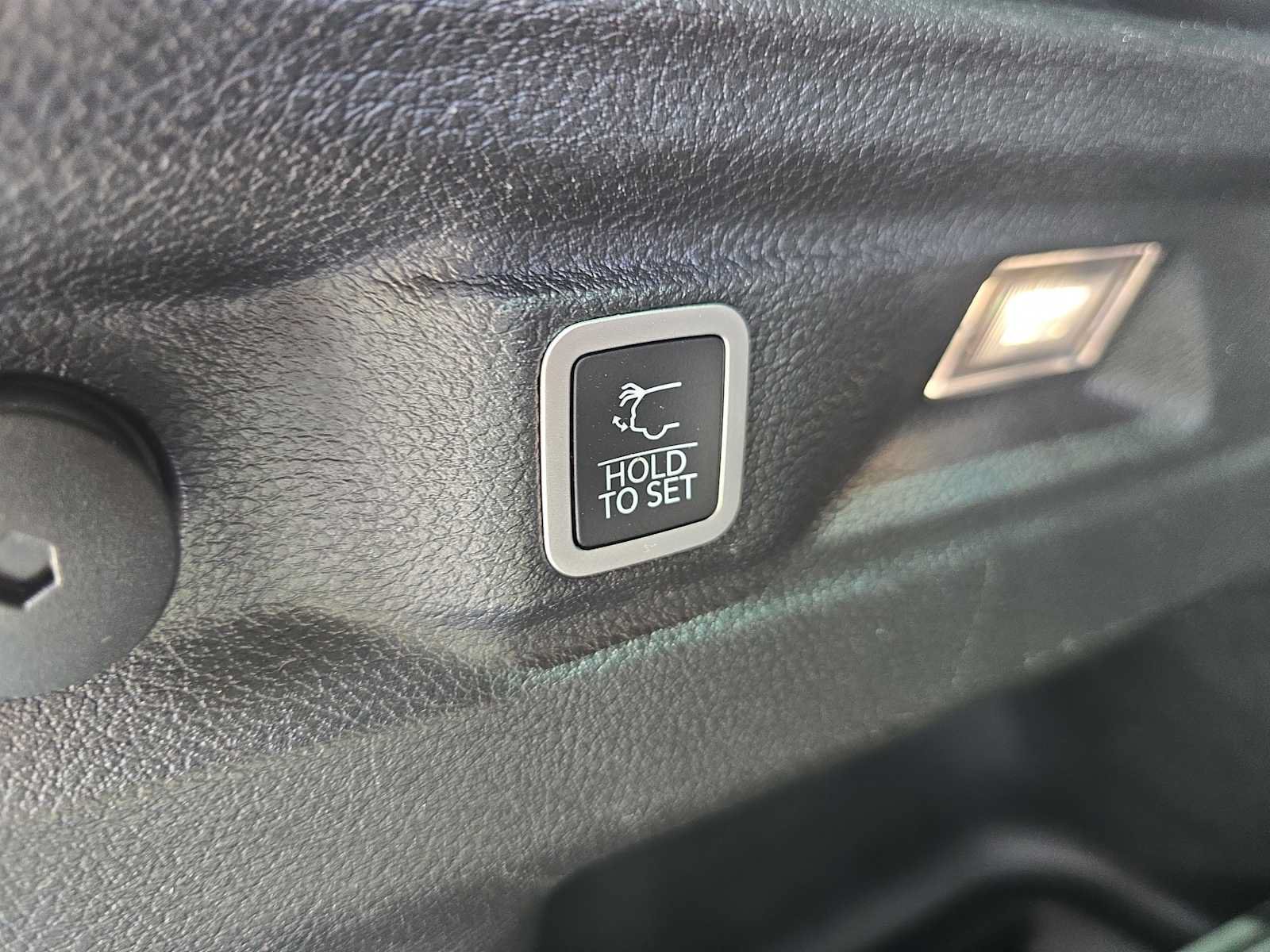 Used 2021 Jeep Grand Cherokee L Laredo RWD image 30