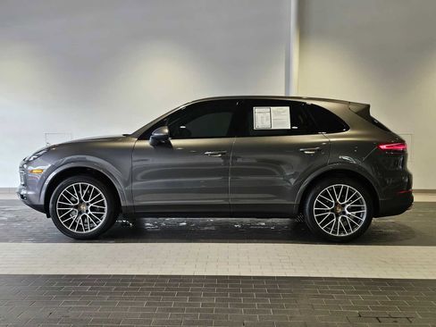 Used 2023 Porsche Cayenne image 2