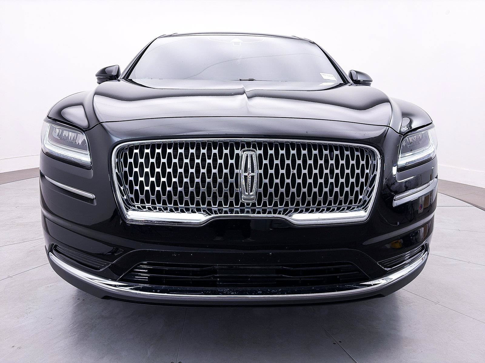 Used 2023 Lincoln Nautilus FWD w/ Premium Package image 11
