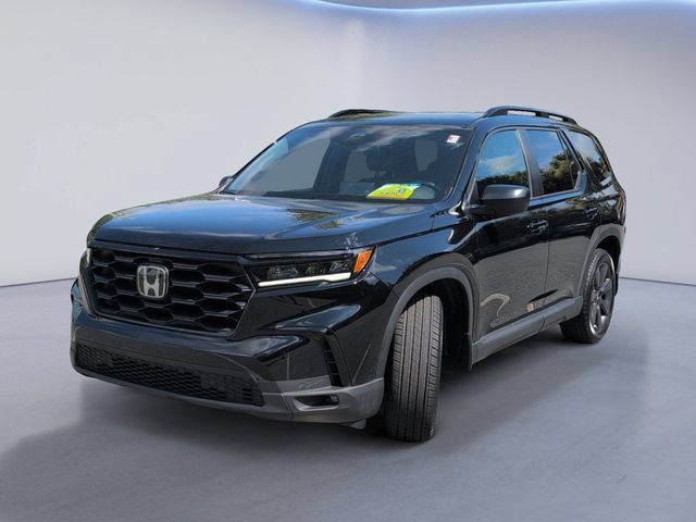 Used 2025 Honda Pilot Sport image 11