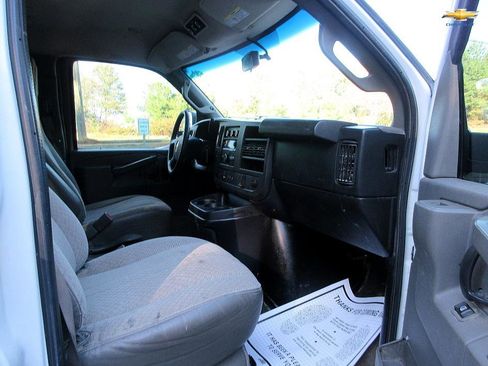 Used 2018 Chevrolet Express 3500 LT w/ LT Preferred Equipment Group image 16