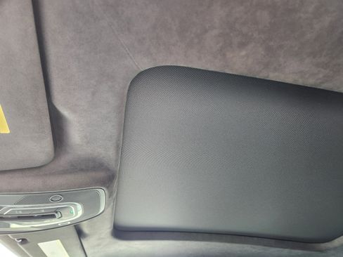 Used 2025 Lamborghini Urus SE image 24