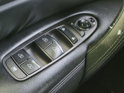 Used 2022 Nissan Armada SL w/ Captain's Chairs Package image 29