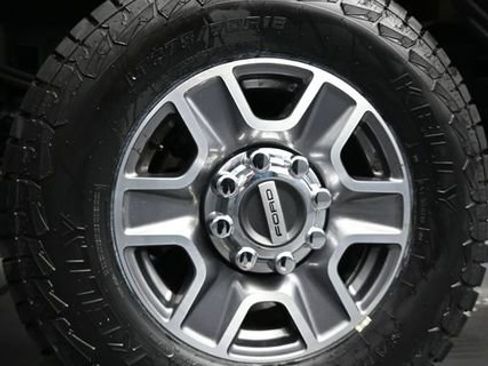 Used 2024 Ford F250 Lariat AWD/4WD image 12