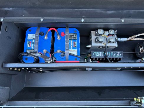 Used 2022 Ford F450 Platinum w/ FX4 Off-Road Package image 38