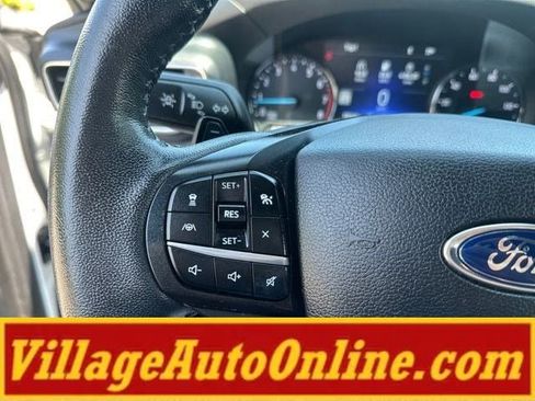 Used 2020 Ford Explorer XLT w/ Equipment Group 202A AWD/4WD image 33