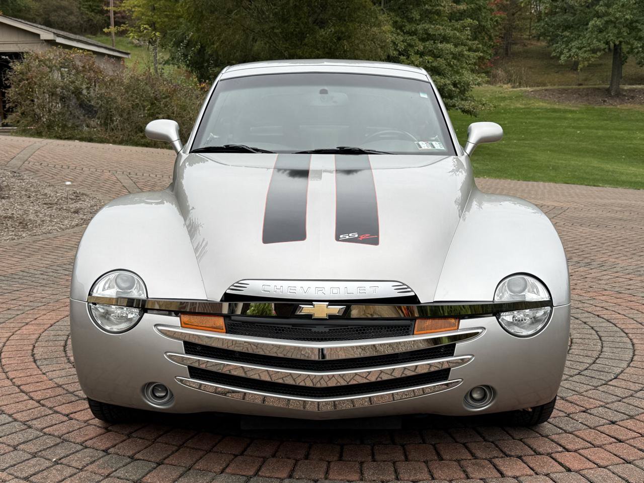 Used 2004 Chevrolet SSR w/ Preferred Equipment Group RWD image 16