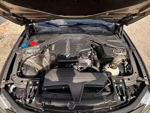 Used 2017 BMW 320i Sedan RWD image 19