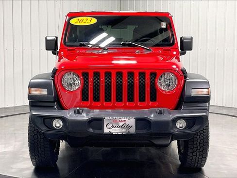 Used 2023 Jeep Wrangler Unlimited Sport AWD/4WD image 2