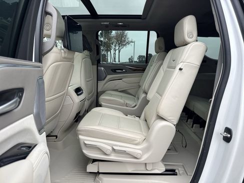 Used 2023 Cadillac Escalade ESV Sport Platinum image 32