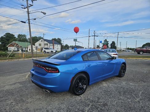 Used 2023 Dodge Charger SXT image 4