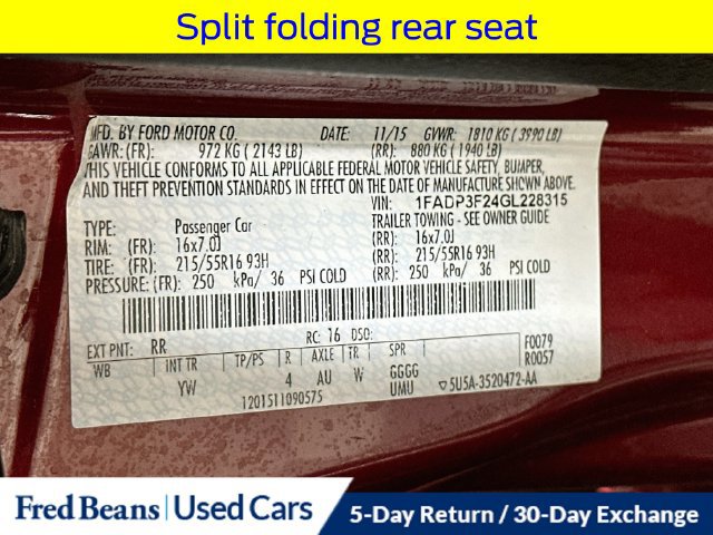 Used 2016 Ford Focus SE w/ SE Power Seat Package FWD image 35