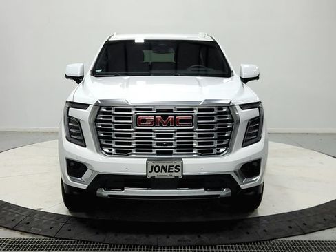 Used 2025 GMC Yukon XL Denali AWD/4WD image 3