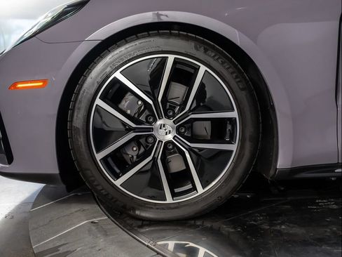 Used 2024 Porsche Panamera RWD image 14