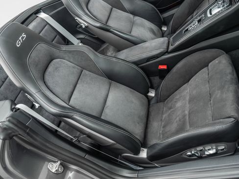 Used 2019 Porsche 911 Cabriolet image 25