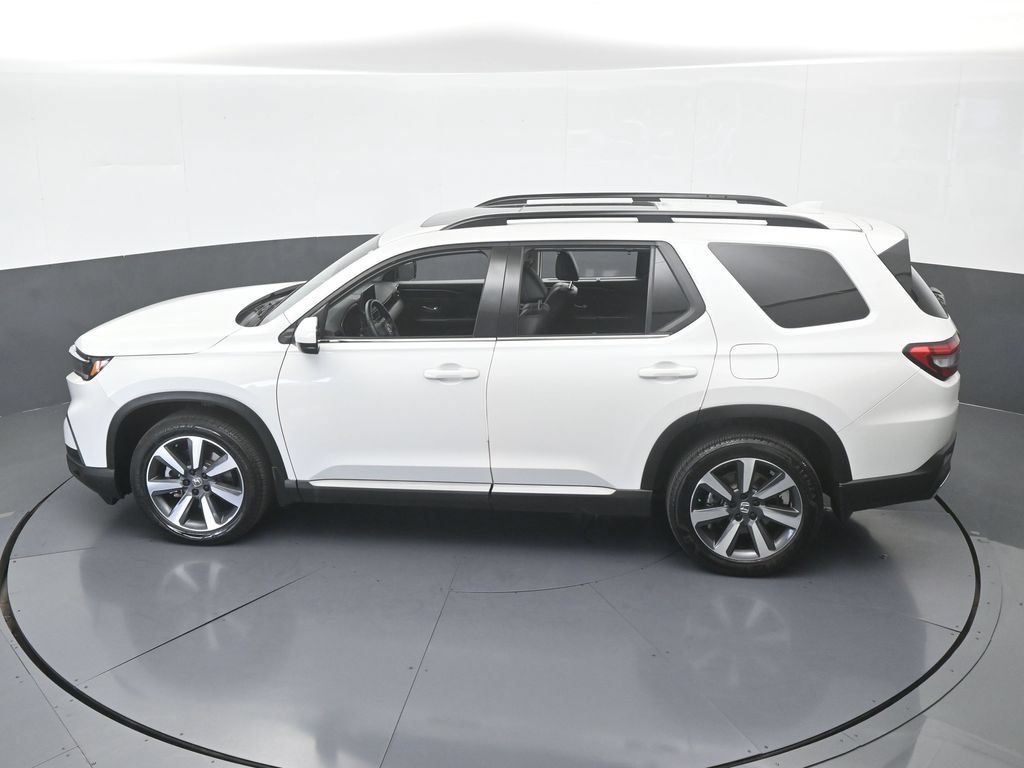 Used 2025 Honda Pilot Touring image 54