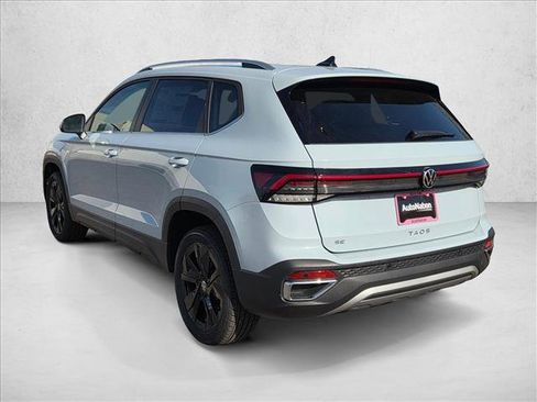 New 2026 Volkswagen Taos SE FWD image 9