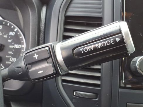 Used 2023 Nissan Titan SV w/ SV Convenience Package AWD/4WD image 27