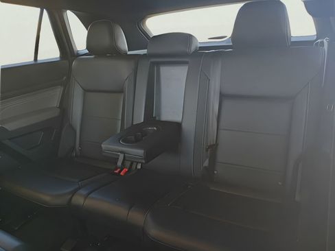 Used 2021 Volkswagen Atlas Cross Sport SE FWD image 31