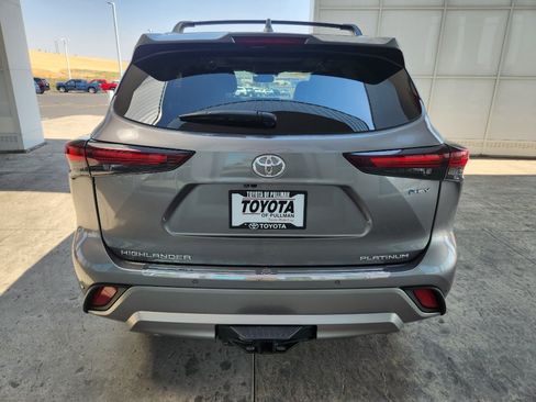 Used 2025 Toyota Highlander Platinum AWD/4WD image 7