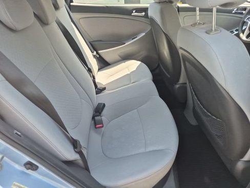 Used 2013 Hyundai Accent SE FWD image 22