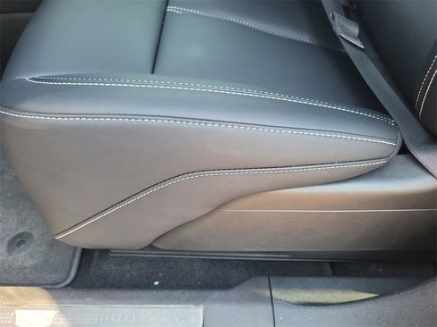 New 2025 Cadillac Optiq Luxury 1 image 11