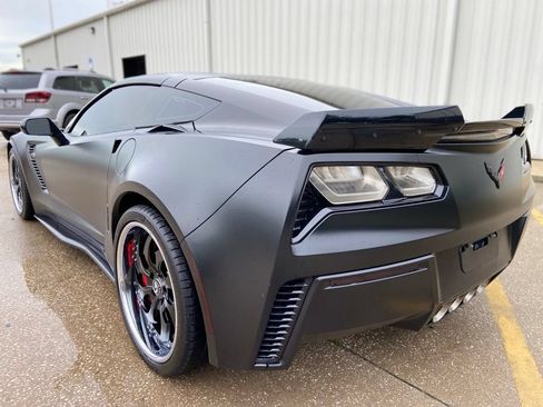 Used 2017 Chevrolet Corvette Z06 RWD image 3