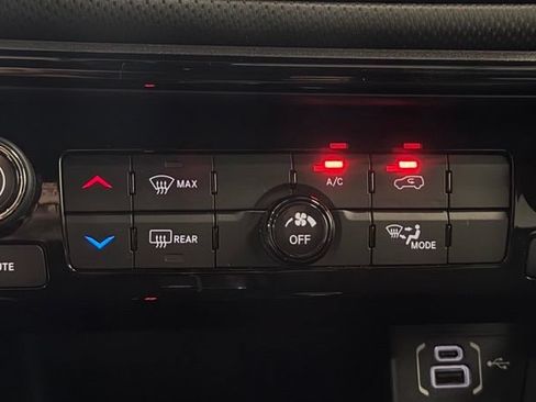 Used 2023 Jeep Compass Latitude AWD/4WD image 18