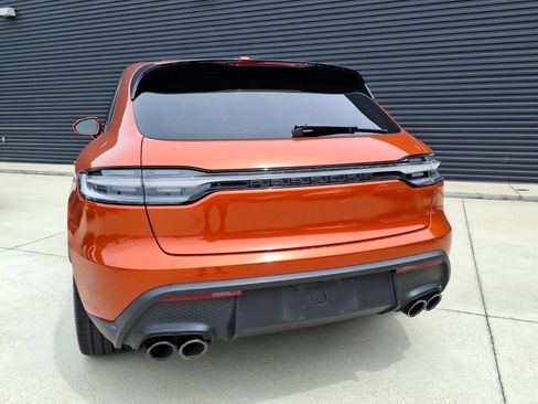 Certified 2024 Porsche Macan AWD/4WD image 6
