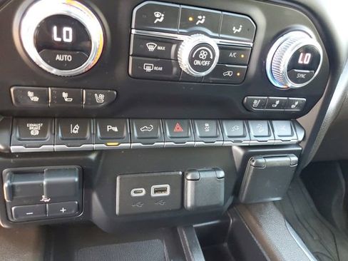 Used 2023 GMC Sierra 2500 Denali w/ Denali Ultimate Package image 24