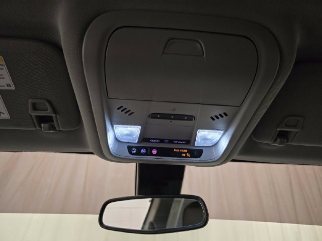 Used 2023 GMC Terrain SLT AWD/4WD image 22