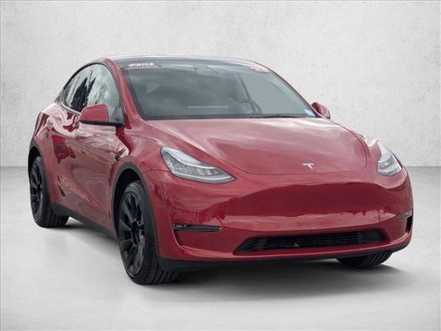 Used 2023 Tesla Model Y Long Range image 3