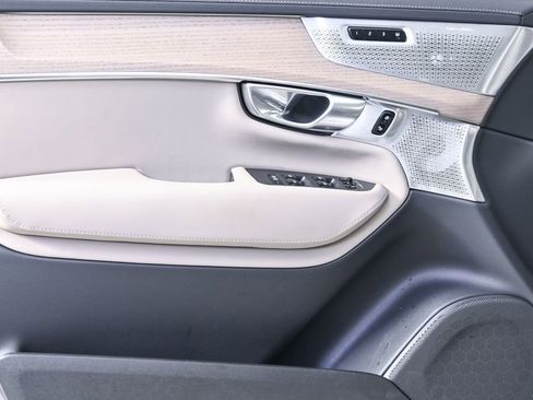 Certified 2026 Volvo XC90 T8 Ultra image 8