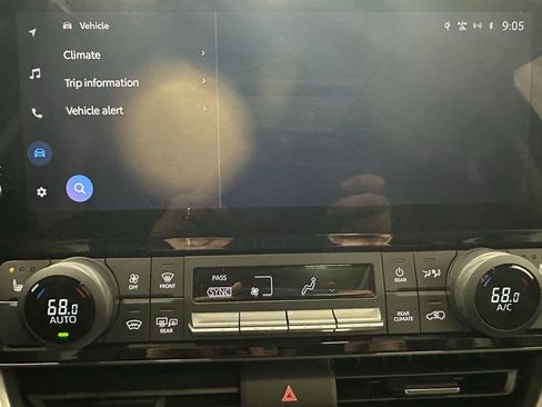 Used 2025 Toyota Grand Highlander XLE image 30