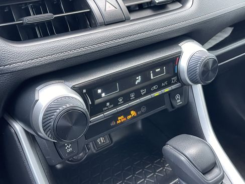 Used 2024 Toyota RAV4 LE image 32